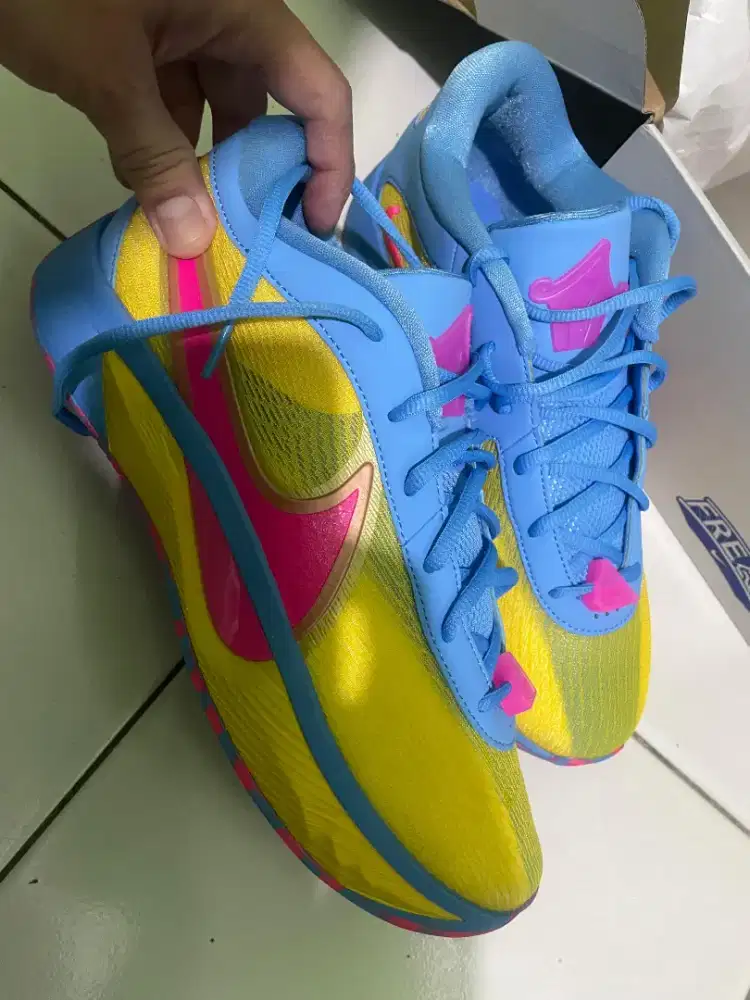 NIKE GIANIS FREAK 6 SIZE 42,5 (US 9)CANDY FUNHOUSE YELLOW
