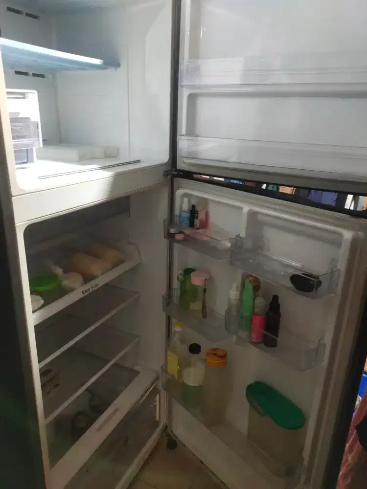 Kulkas lemari es Samsung inverter 2 pintu hemat listrik