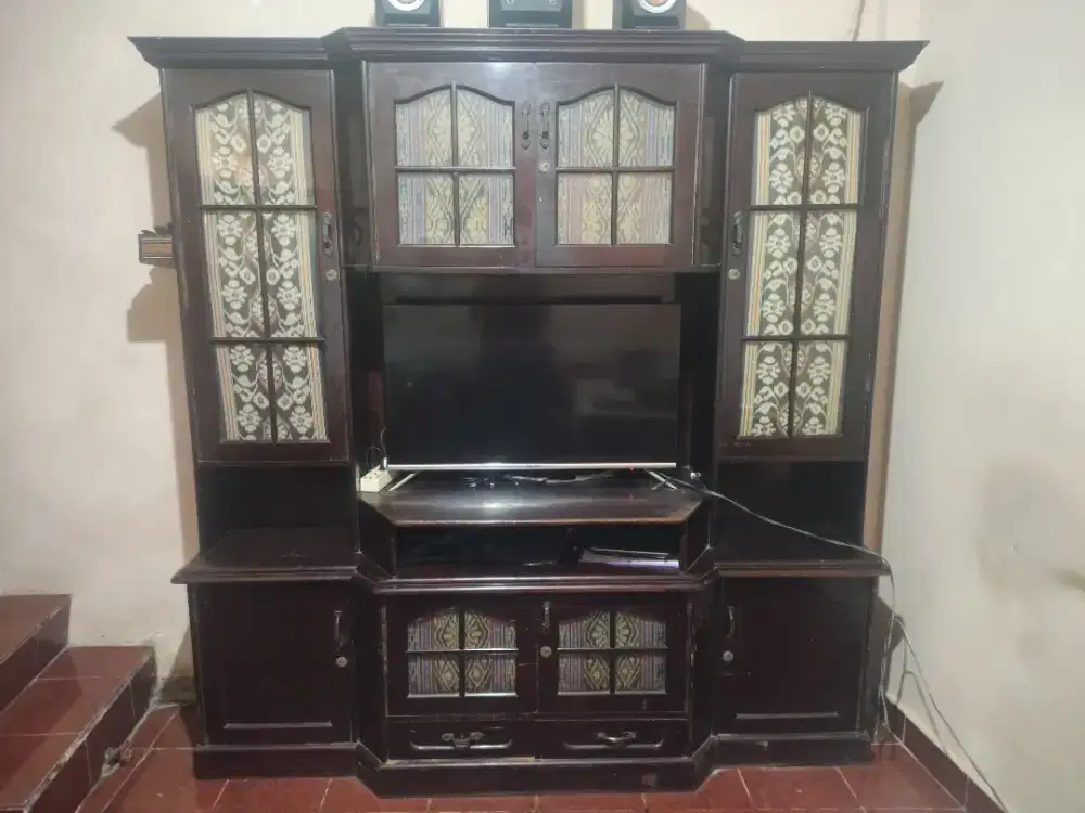 Lemari antik kayu jati