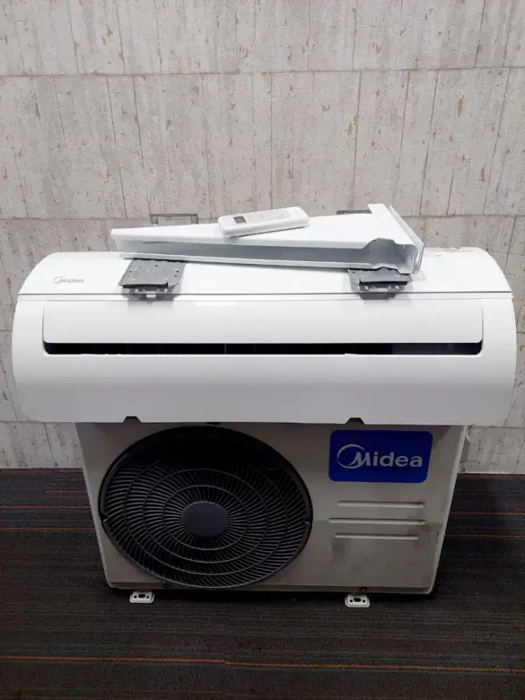 AC Midea 1/2pk + Instalasi / Pasang Unit