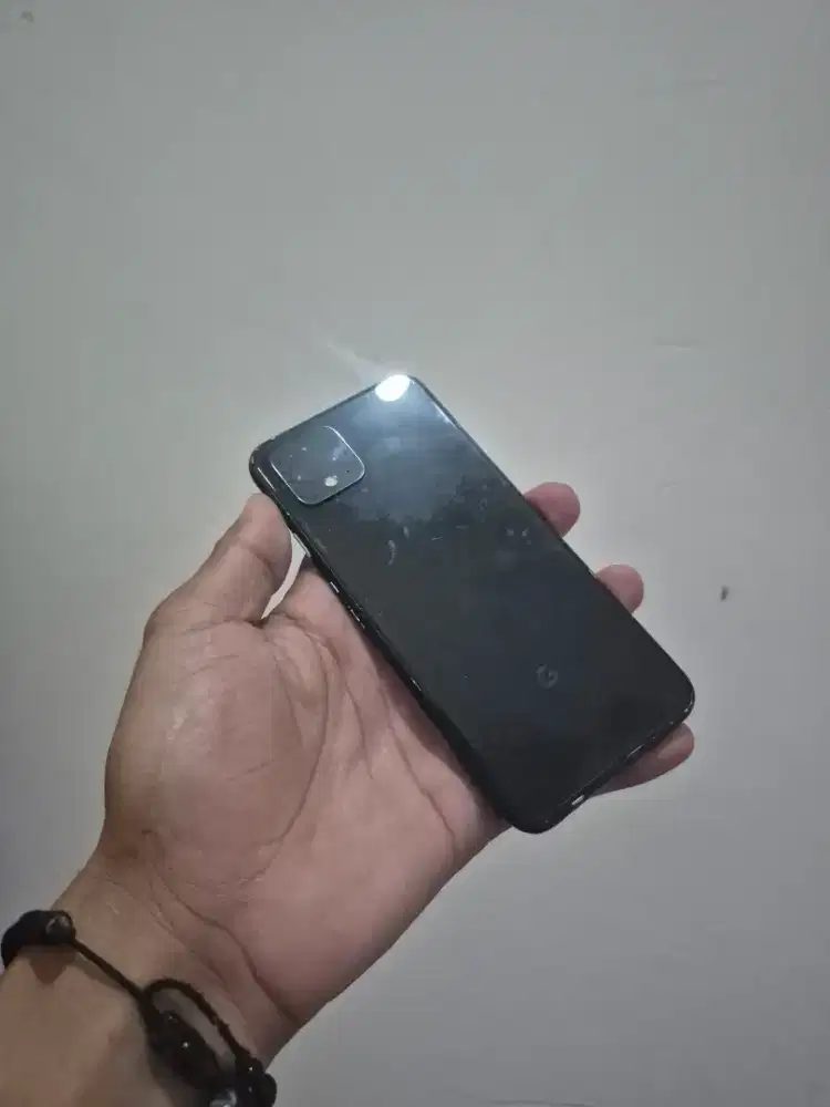 Googel pixsel 4 ram.6/128 normal camra ajaib. Setara iphone 13