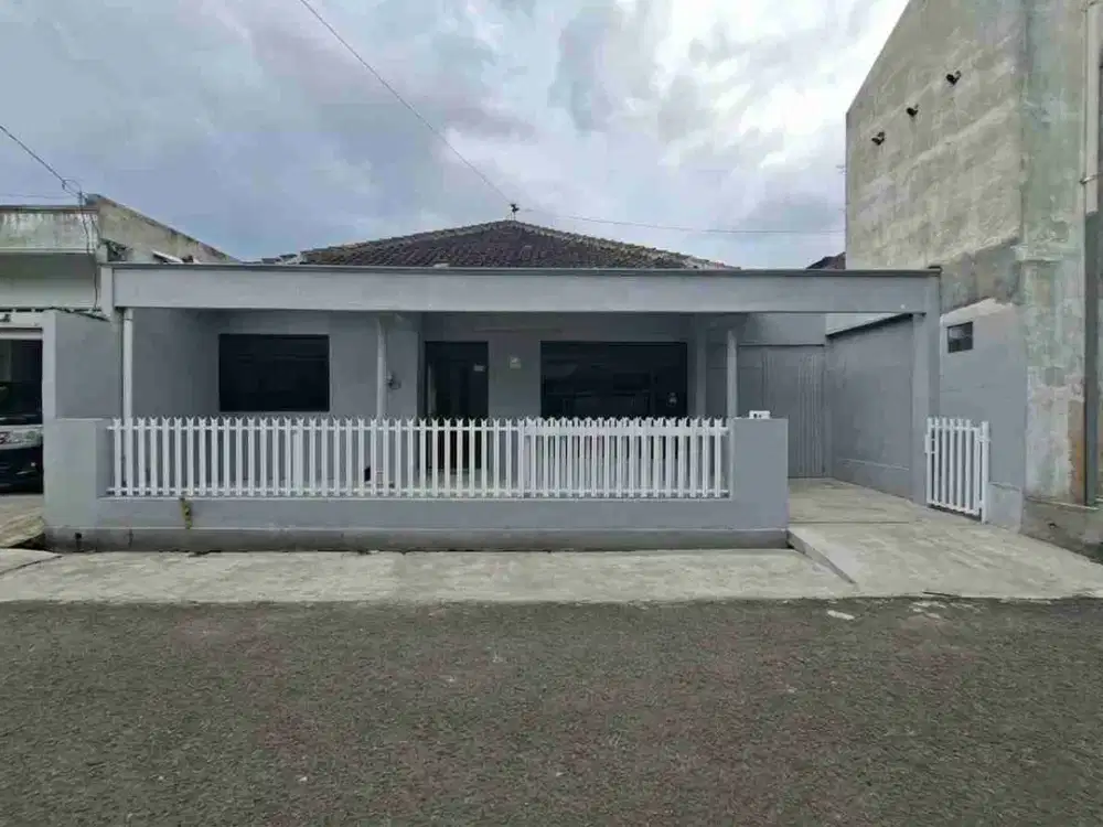 Di sewakan murah rumah dekat Sumber luas 220 m2