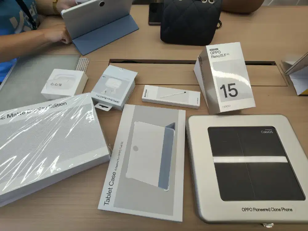 Oppo reno  15 free tws