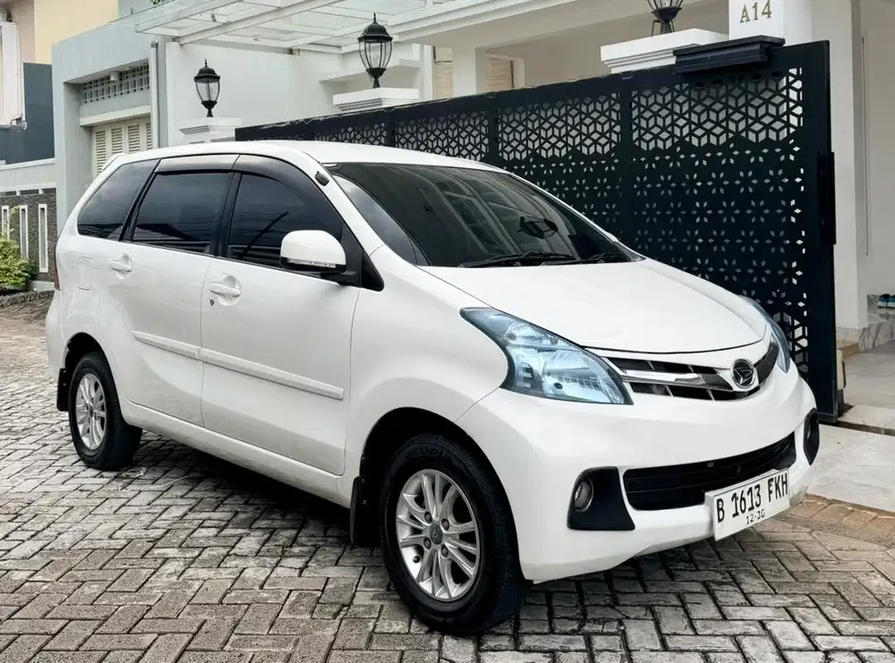 daihatsu xenia R 2012 deluxe