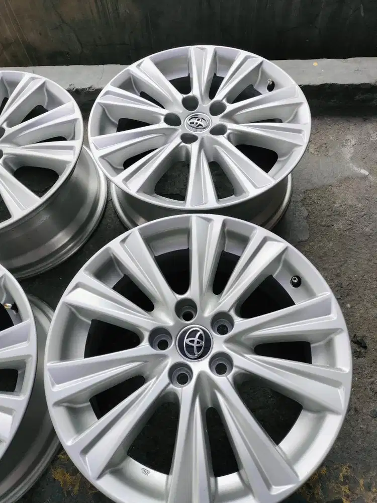 Velg Toyota Alphart R.18 ori