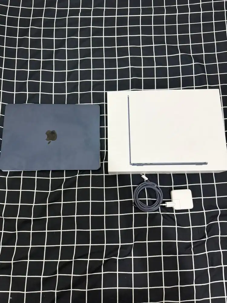 MacBook Air M2 13.6inch 8/512gb iBox