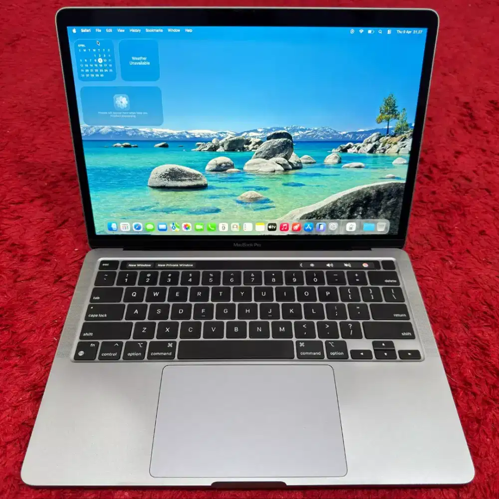 Macbook pro m1 2020 ram 8gb ssd 256gb mulus siap pakai bisa cod