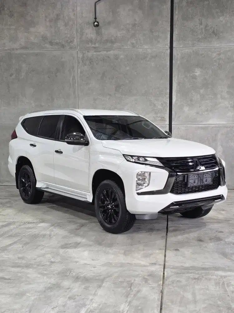 Pajero sport 2.4 Dakar ultimate tipe tertinggi 2021 low km