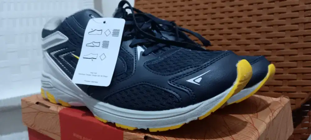 Sepatu Lari (Running) Eagle seri Run Rider