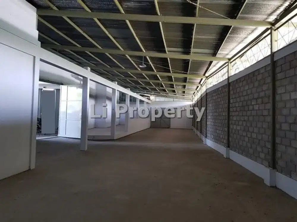 Gatot Subroto, Ngaliyan, dekat gerbang tol Krapyak, Semarang