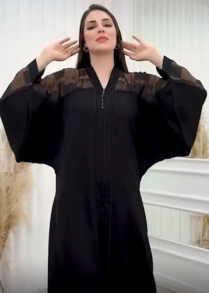 Abaya Turky dan Hijab Karaca