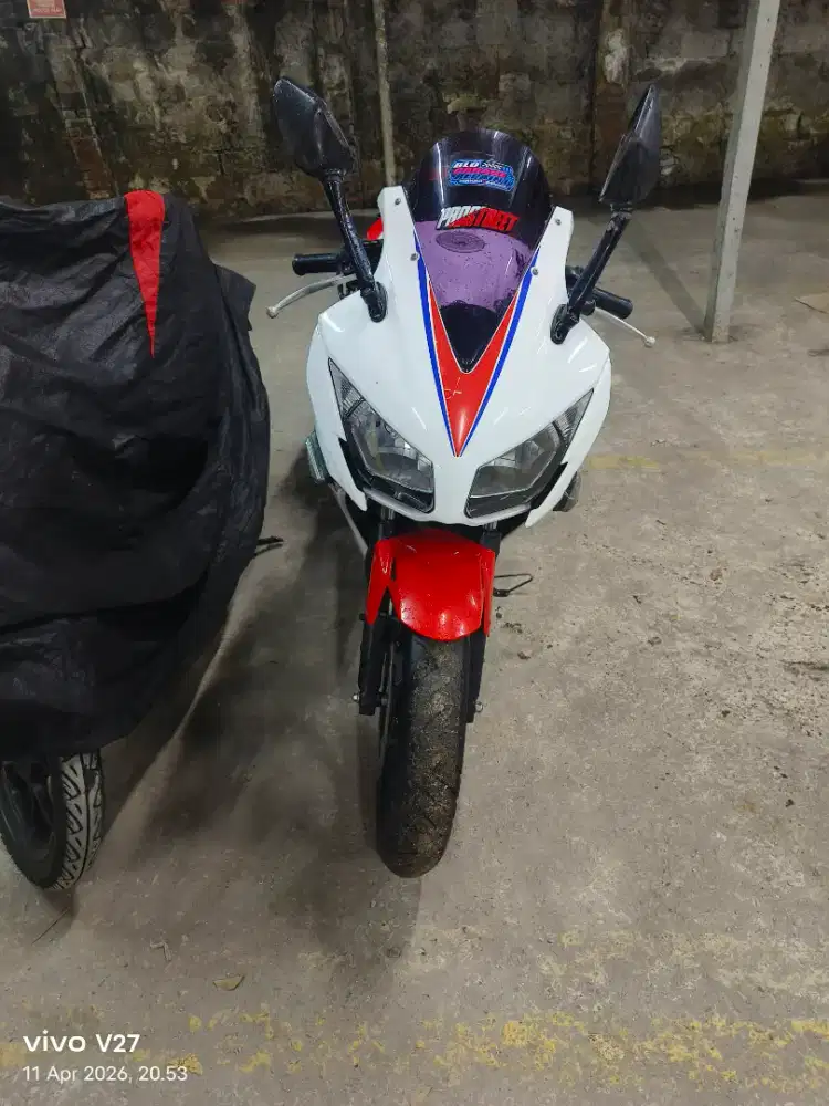 Cbr 150 r tahun 2015