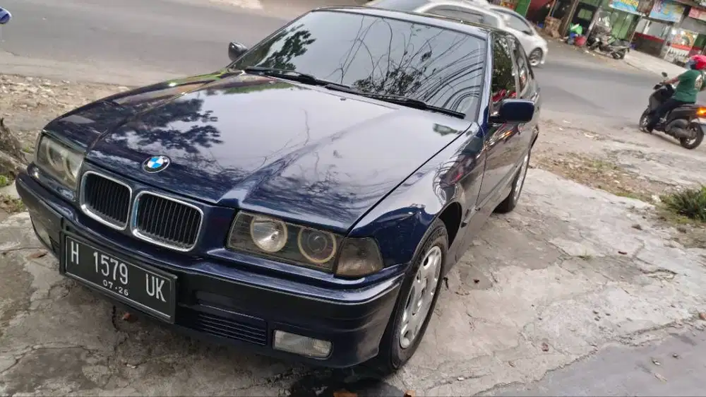 BMW 320 i E36 MT'95
