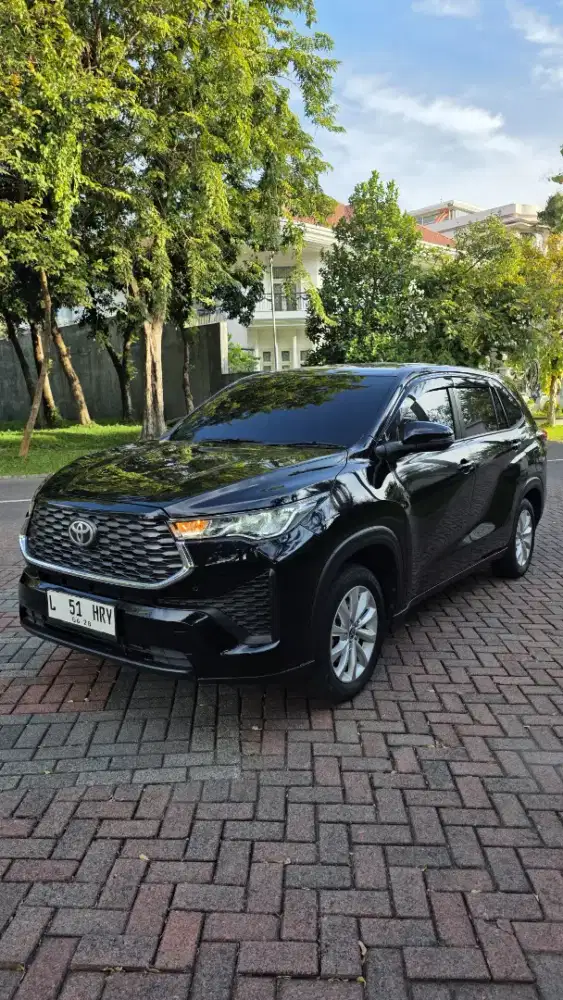 Unit Istimewa Toyota Innova Zenix 2.0 V AT 2023 Hitam km20rb tgn 1 L