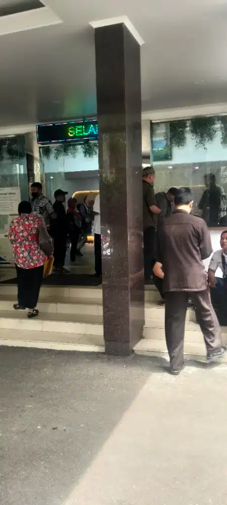 Di butuh kan cepat pegawai kantor Notaris