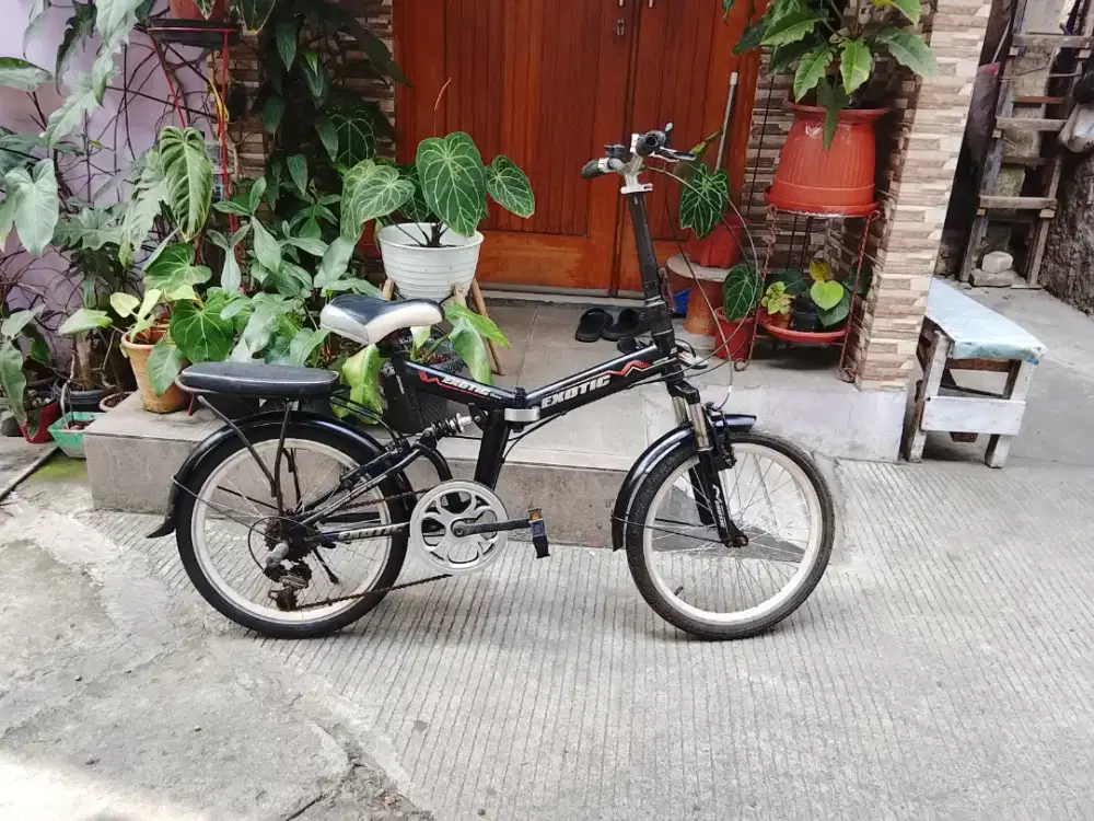 Sepeda lipat siap pake