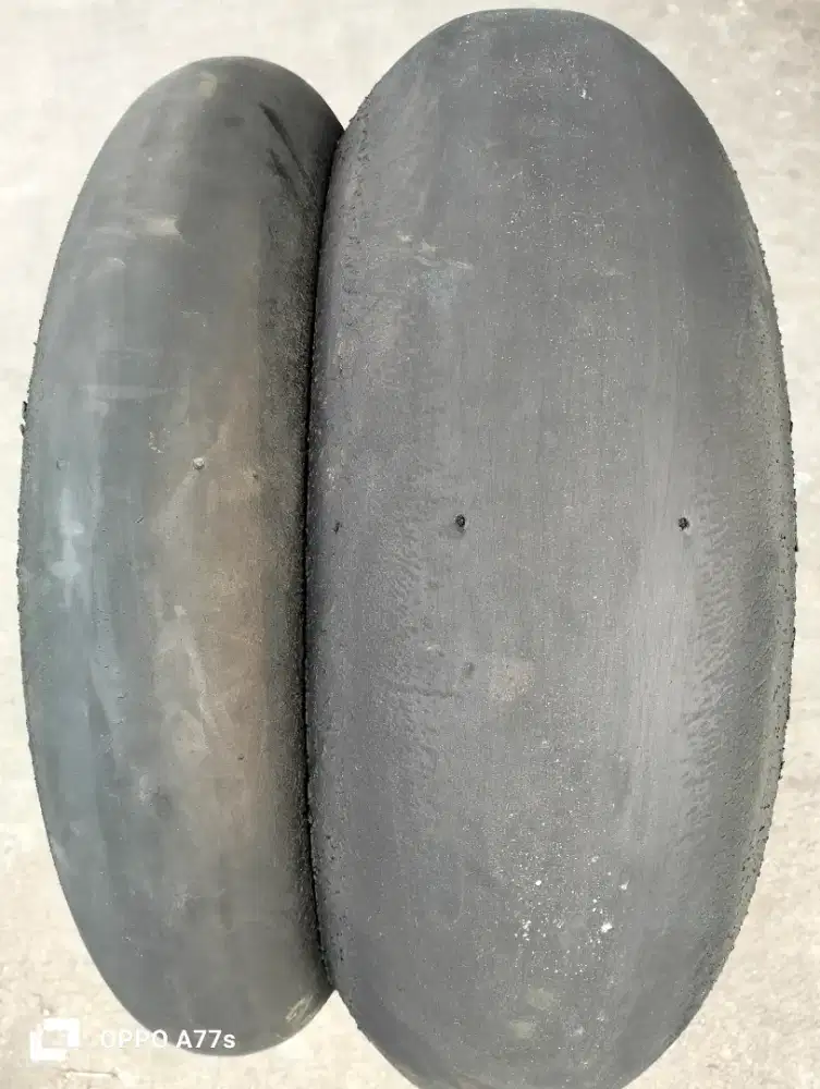 Ban moge battlax racing V02. 200/60-120/65-17 ex balap