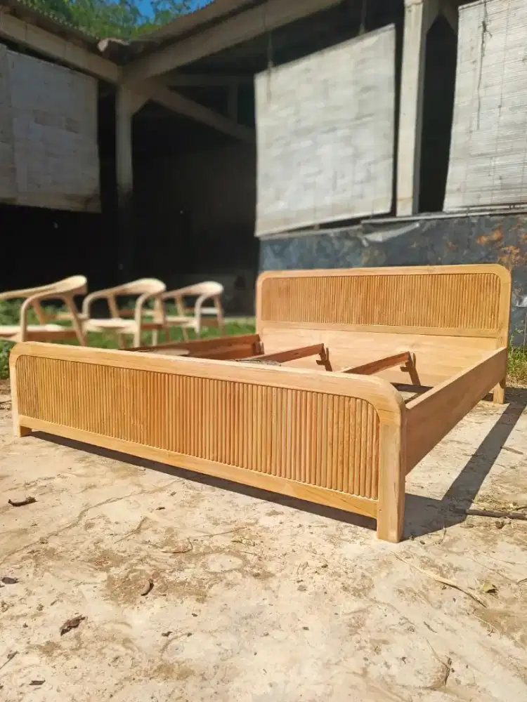 DIPAN / RANJANG MODEL FLUTED - KAYU JATI SOLID