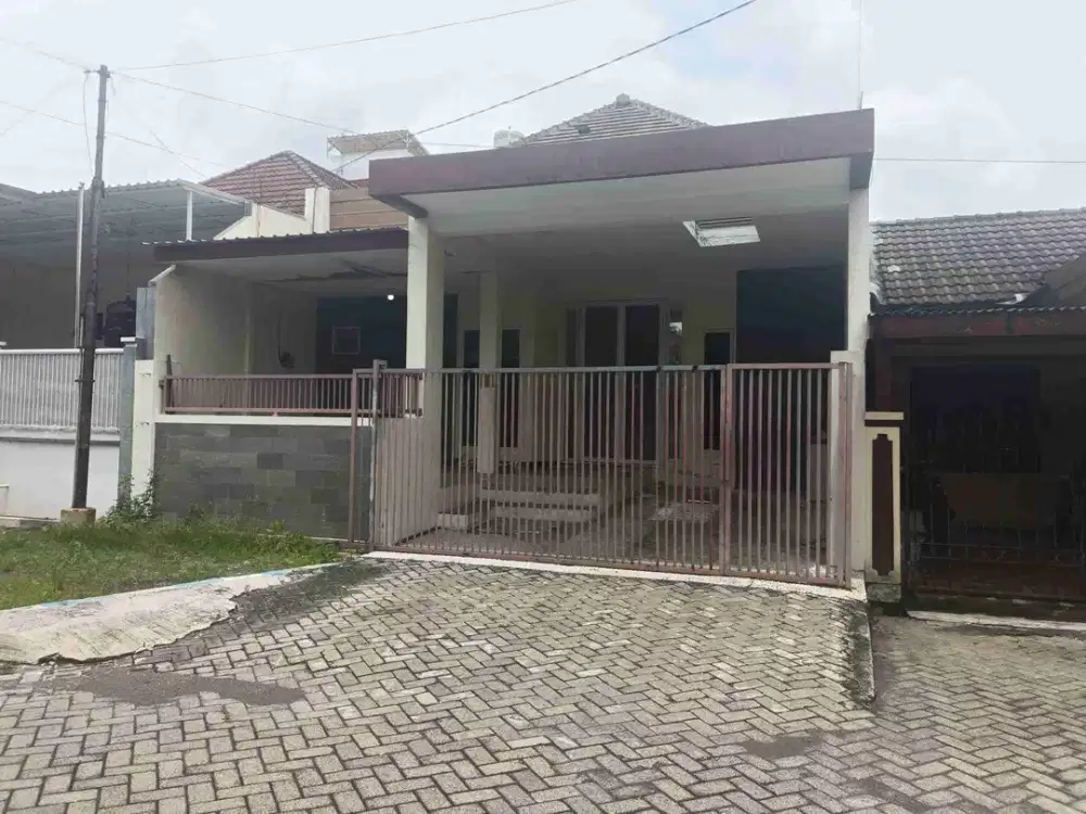 Rumah disewakan pondok Tjandra indah Rungkut lokasi strategis raya MERR