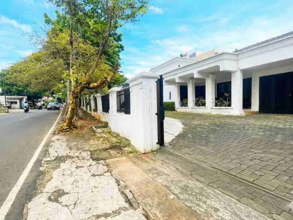 JUAL CEPAT RUMAH CIPETE PINGGIR
JALAN RAYA BISA BUAT KANTOR ATAU TEMPAT USAHA
