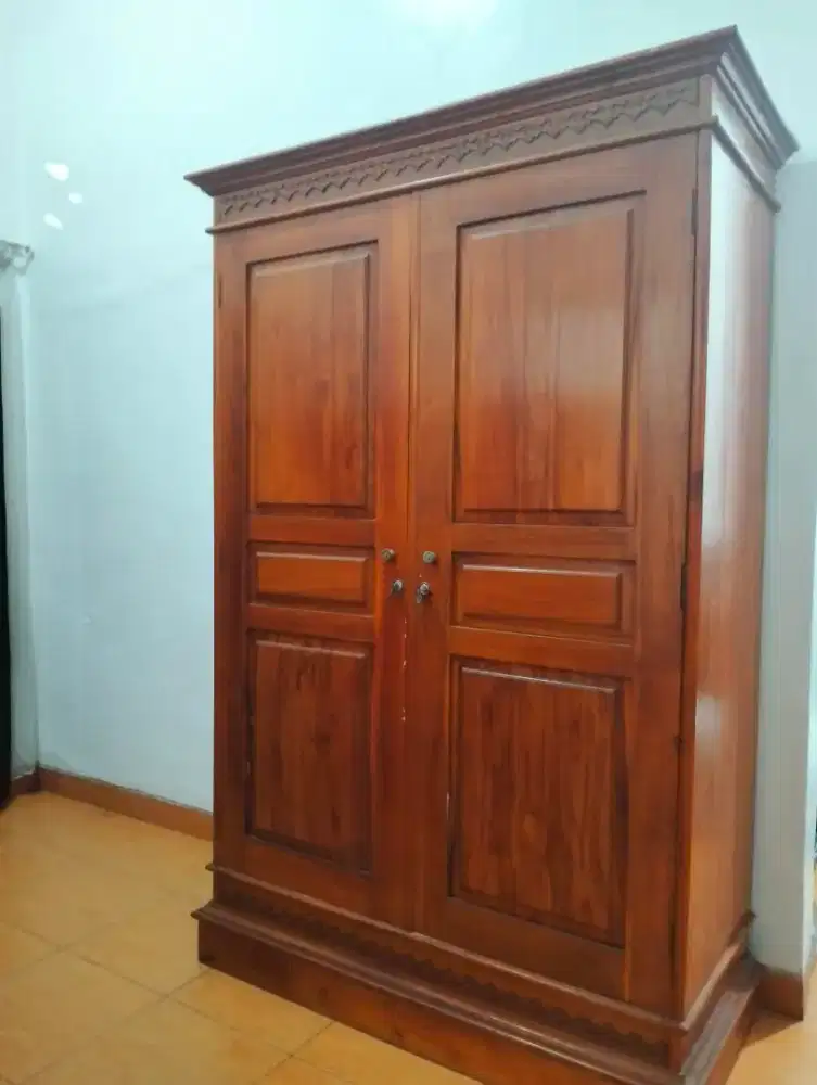 Lemari kayu Jati