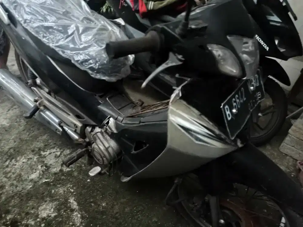 Dijual motor kharisma