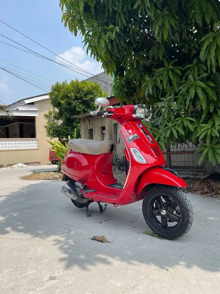 PIAGGIO VESPA MERAH S 3V 150 PRIBADI DIJAMIN LIKE A NEW - 2013