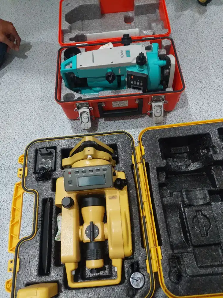 Theodolite bekas baik
