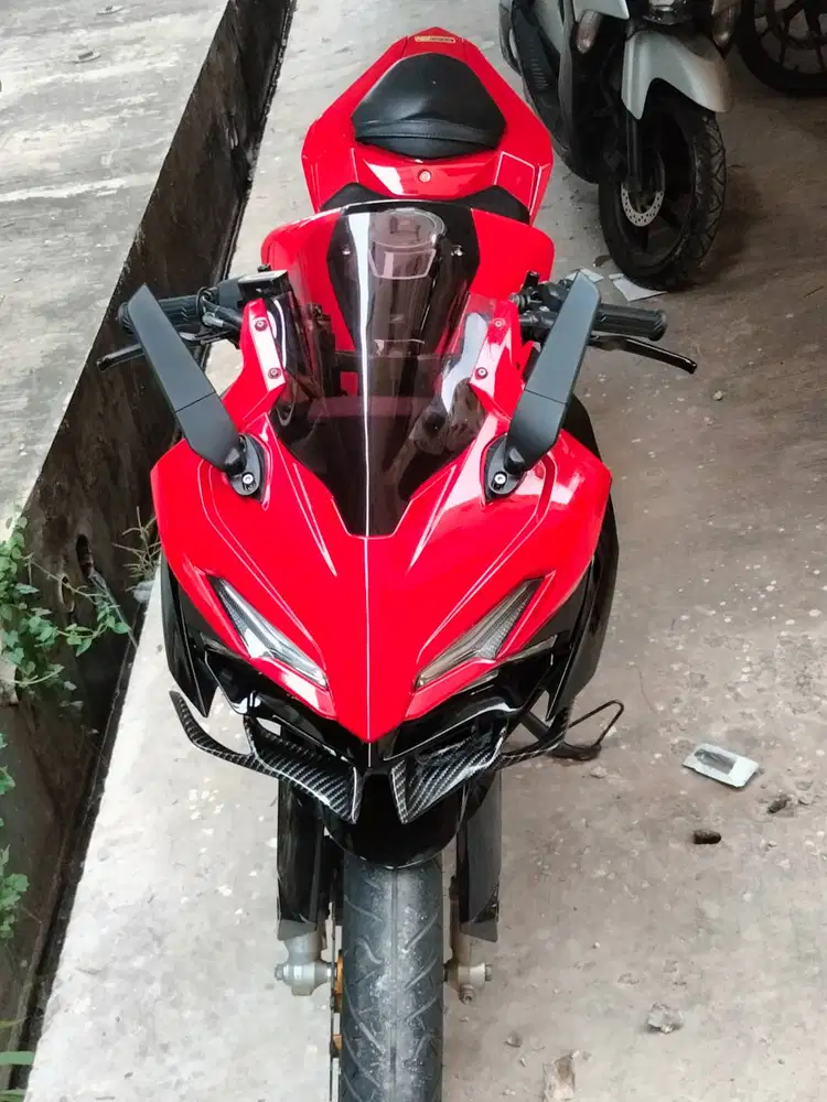 CBR 150R MERAH HITAM