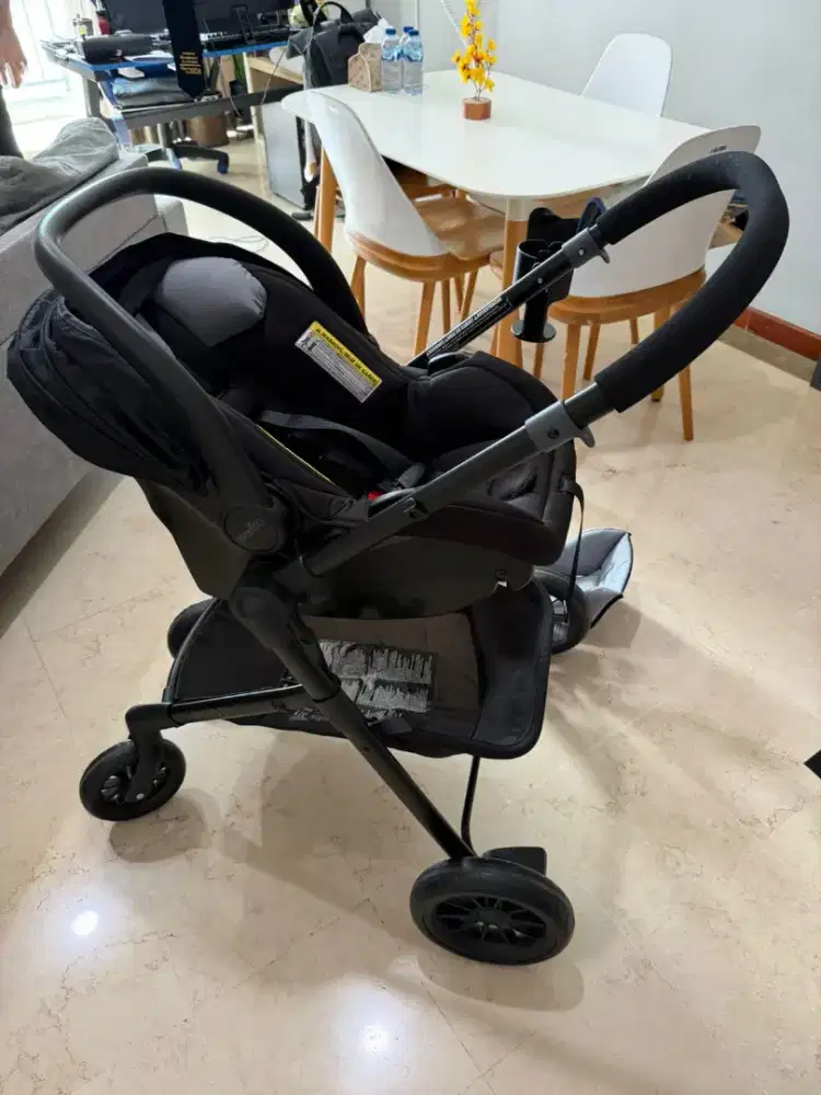 Evenflo Pivot Modular All in stroller car seat