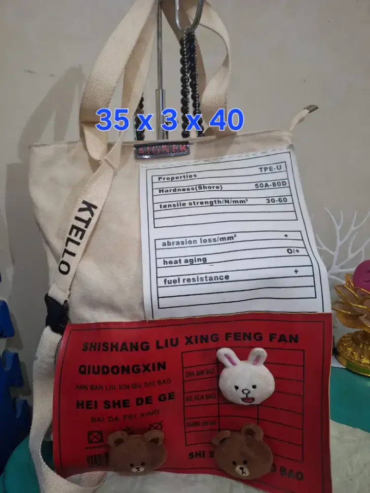 Tas branded 
Aigner uk 35 x 3 x 40 
Limited edition 
Barang terawat 
P