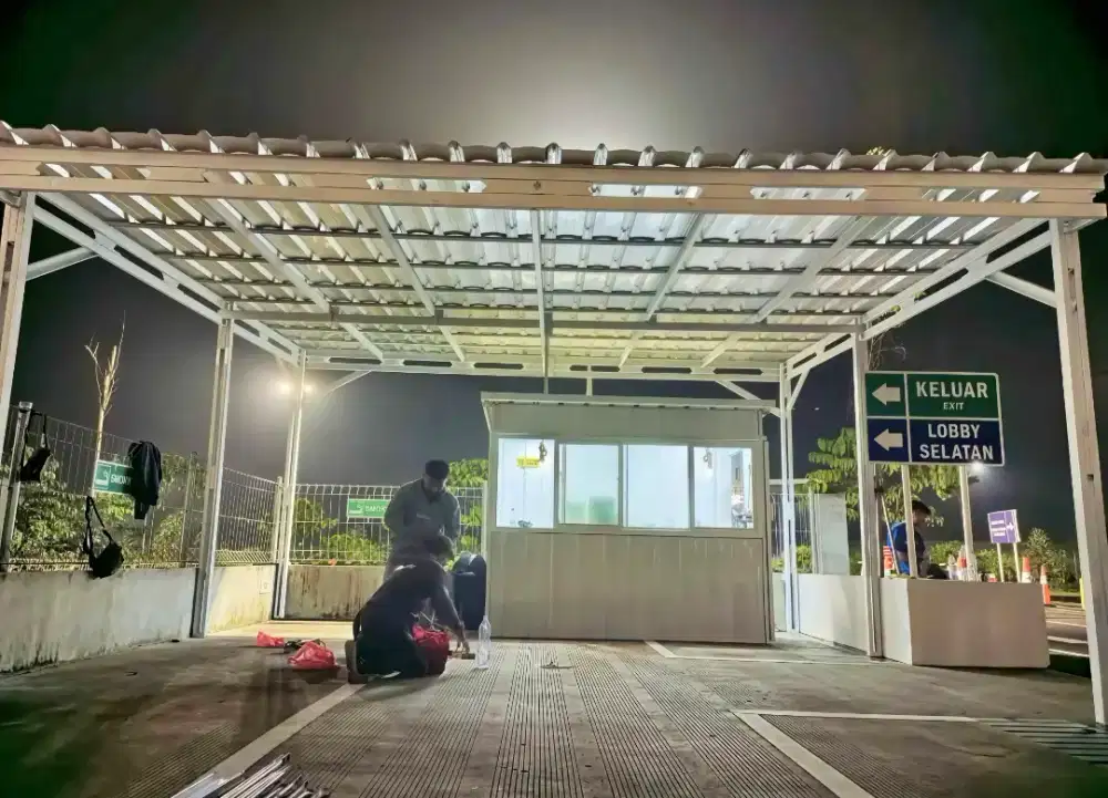 Kanopi baja ringan terpasang