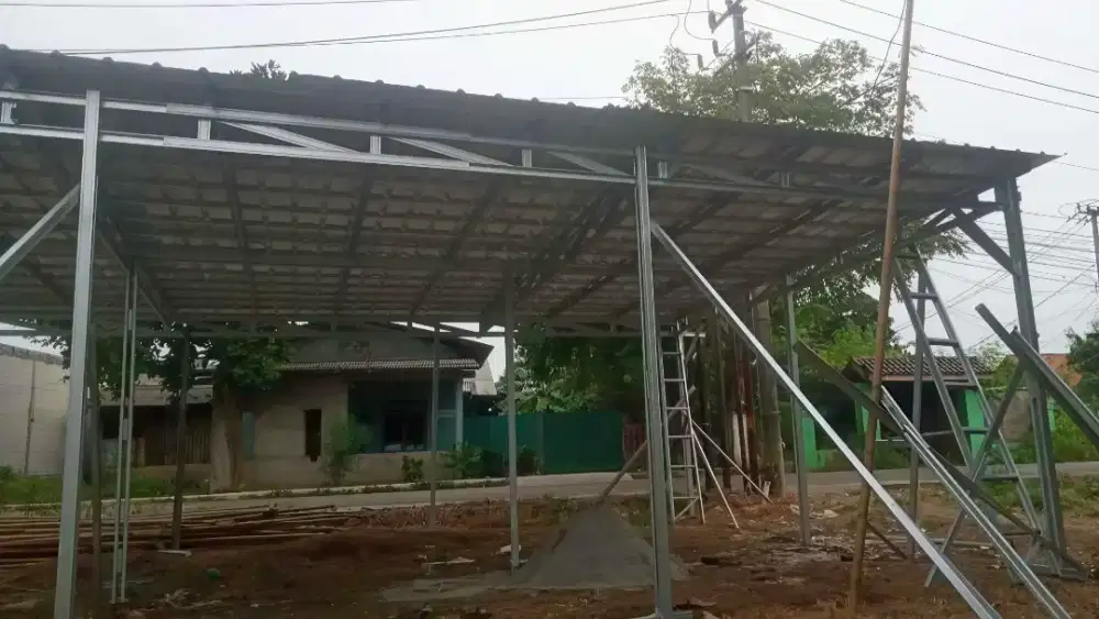 Kanopi baja ringan terpasang