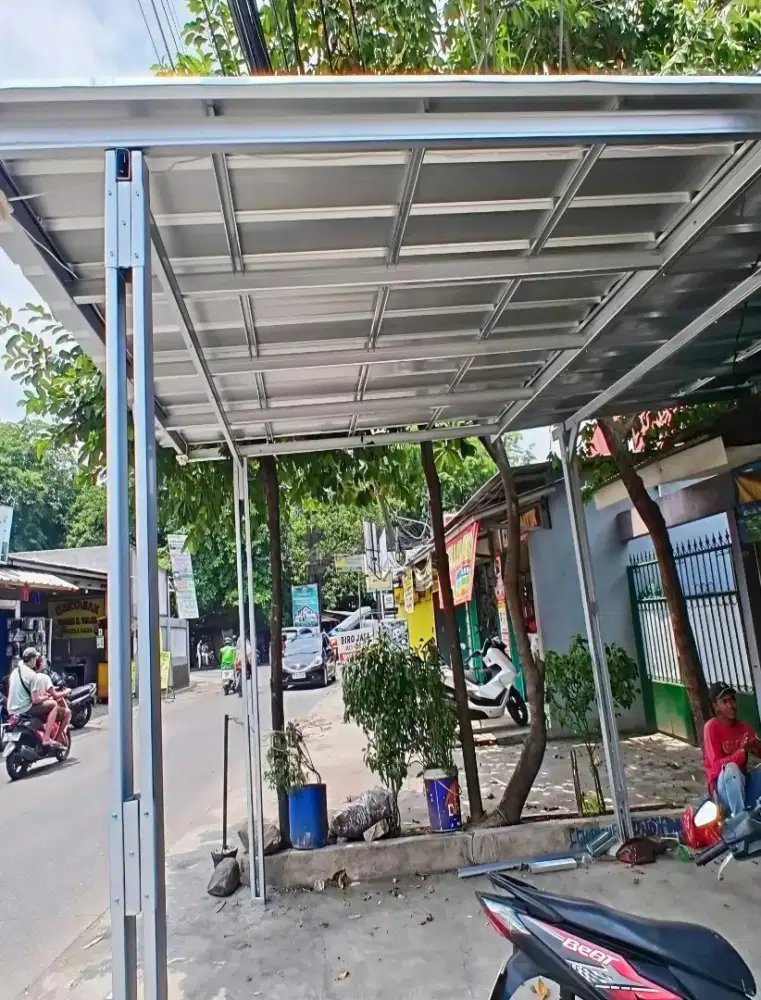 Kanopi baja ringan terpasang