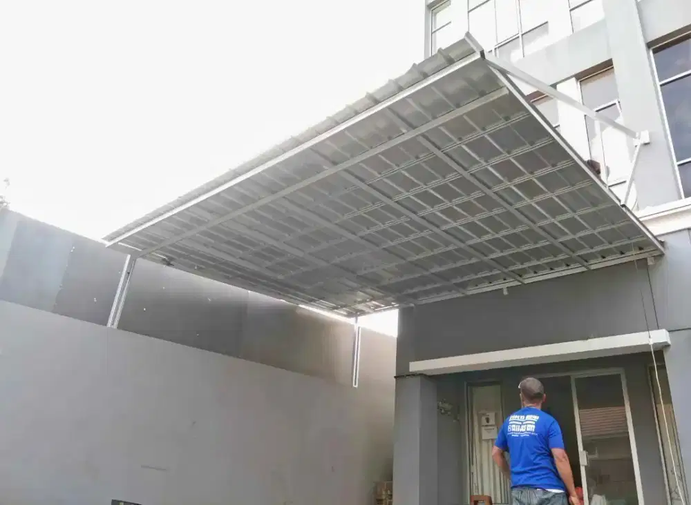 Kanopi baja ringan terpasang