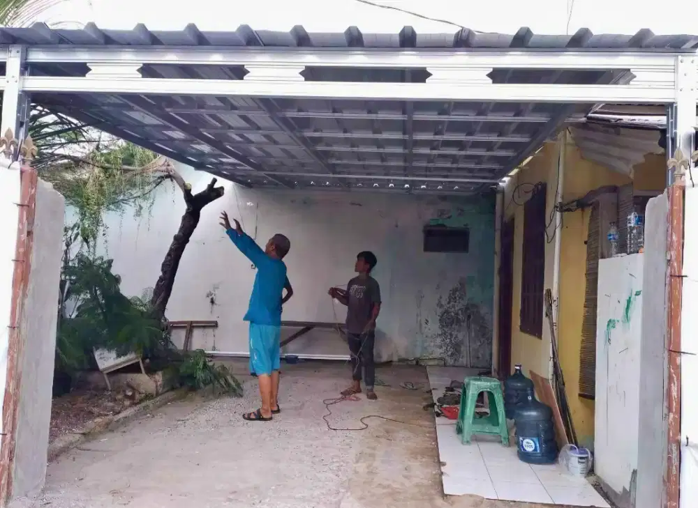 Kanopi baja ringan terpasang