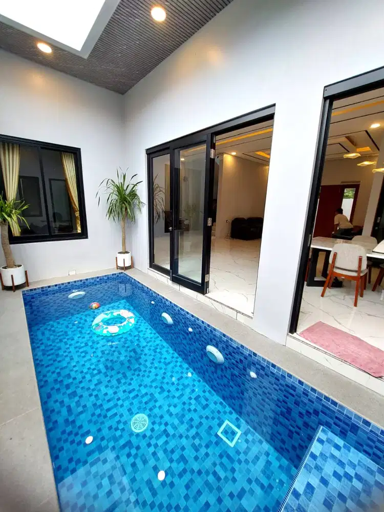 Rumah Lux dengan Kolam Renang di Maguwoharjo
