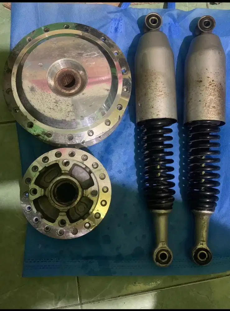 Tromol & shock belakang