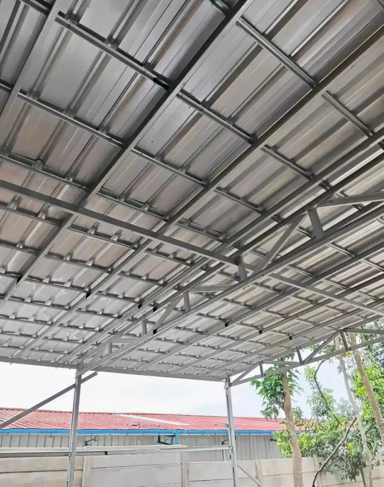 Kanopi baja ringan terpasang