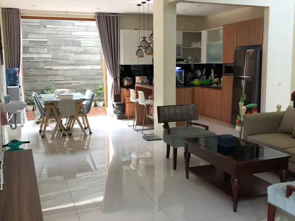 Turun Harga Jual Cepat Rumah Cantik Minimalis Baru Renovasi Furnished di Sayap Rajawali Timur