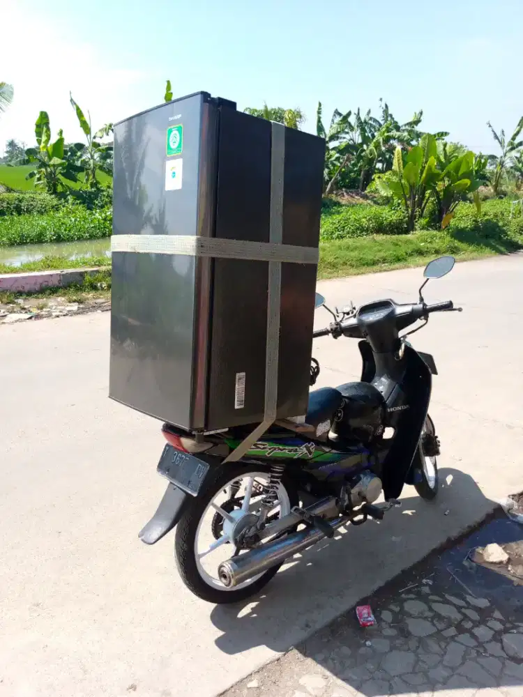 Menerima kulkas rusak/tidak dingin