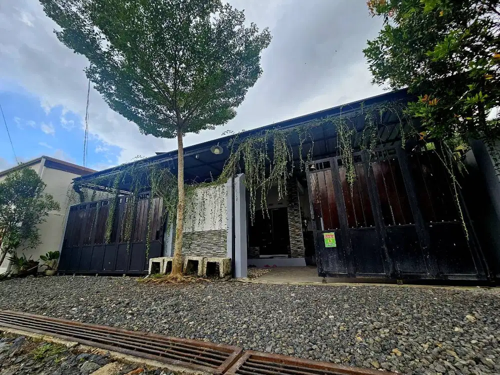 Di Jual Rumah Cocok untuk Mess / Kontrakan ( Jalan Golf )