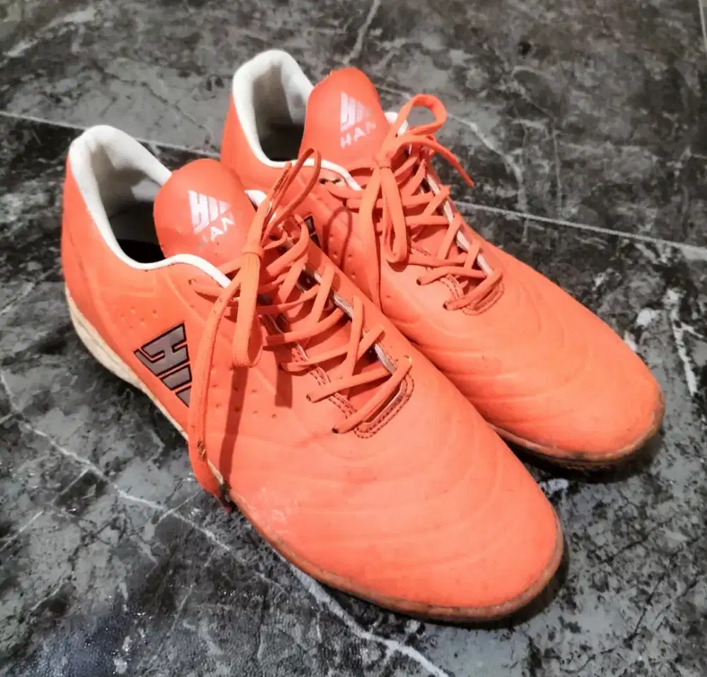 [JUAL CEPAT] Sepatu Futsal Ukuran 41/42