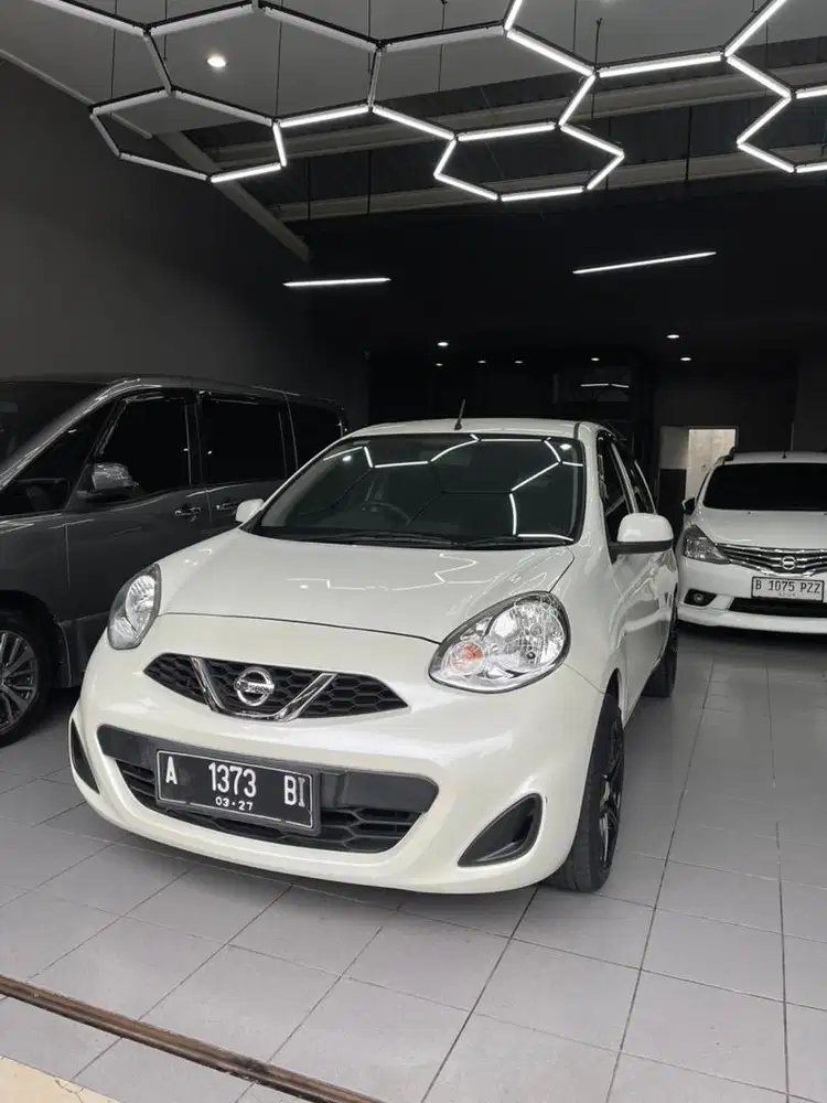 Nissan march 1.2 L Manual km 40.000