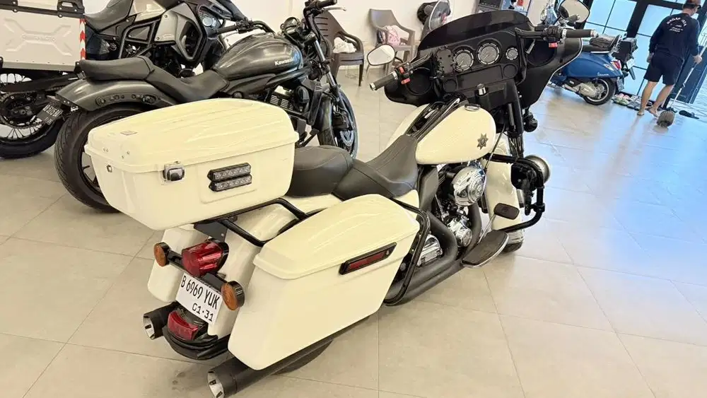 Electra police 2013 km 9rbu antikk bsa TT