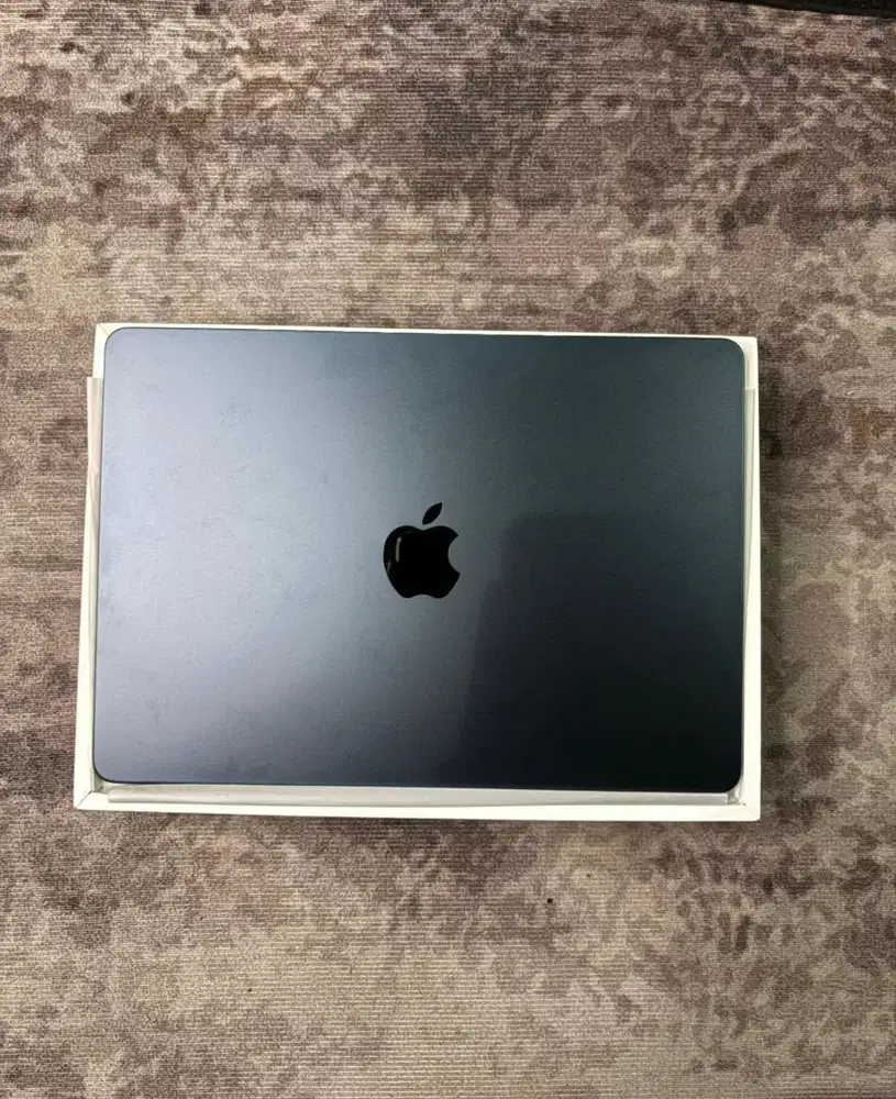 MacBook Air M3 BNOB