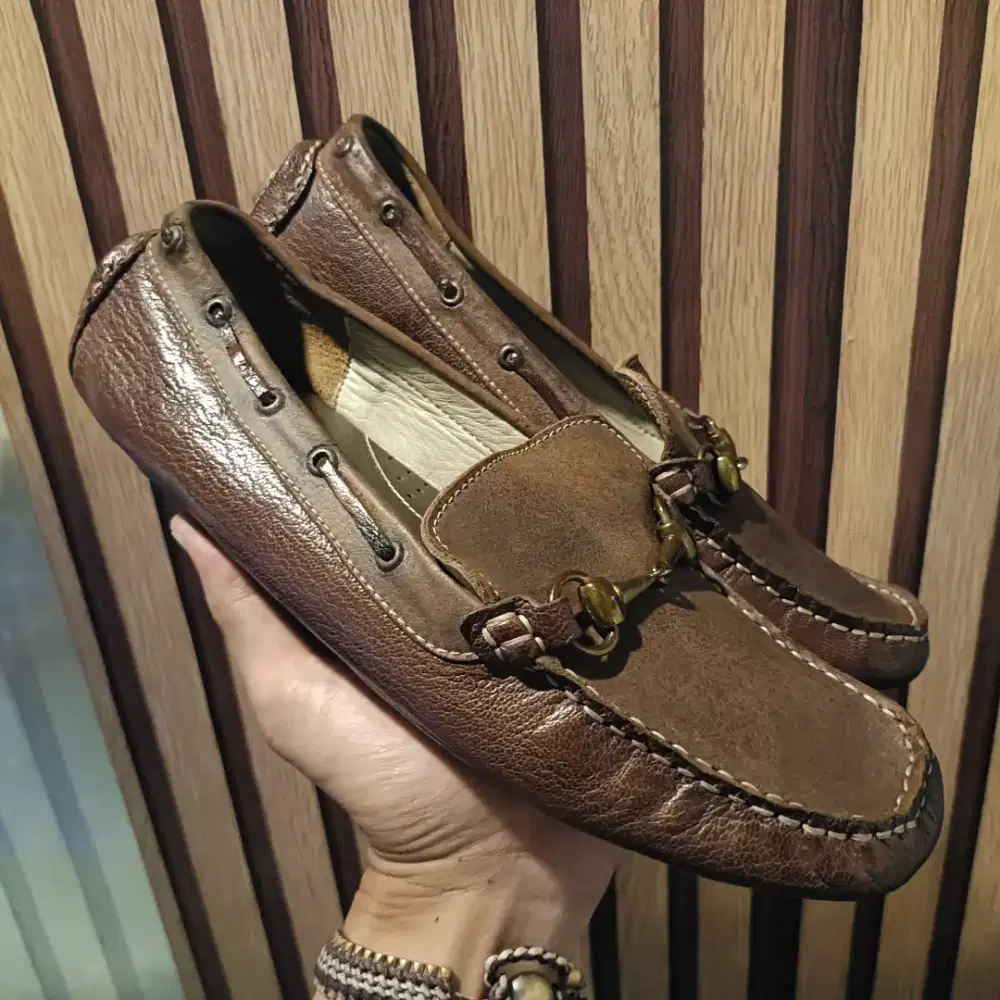 Sepatu wanita andre valentino authentic