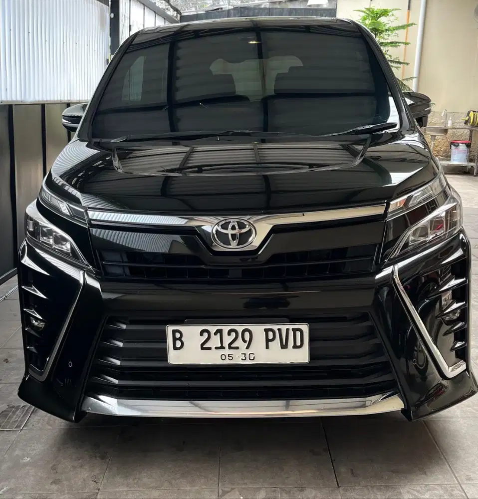 Dijual mobil toyota voxy 2018 Toyota voxy Voxy 2018