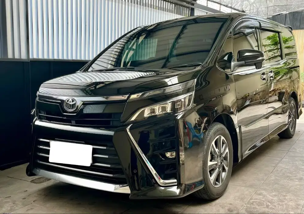 Dijual mobil toyota voxy 2018 Toyota voxy Voxy 2018