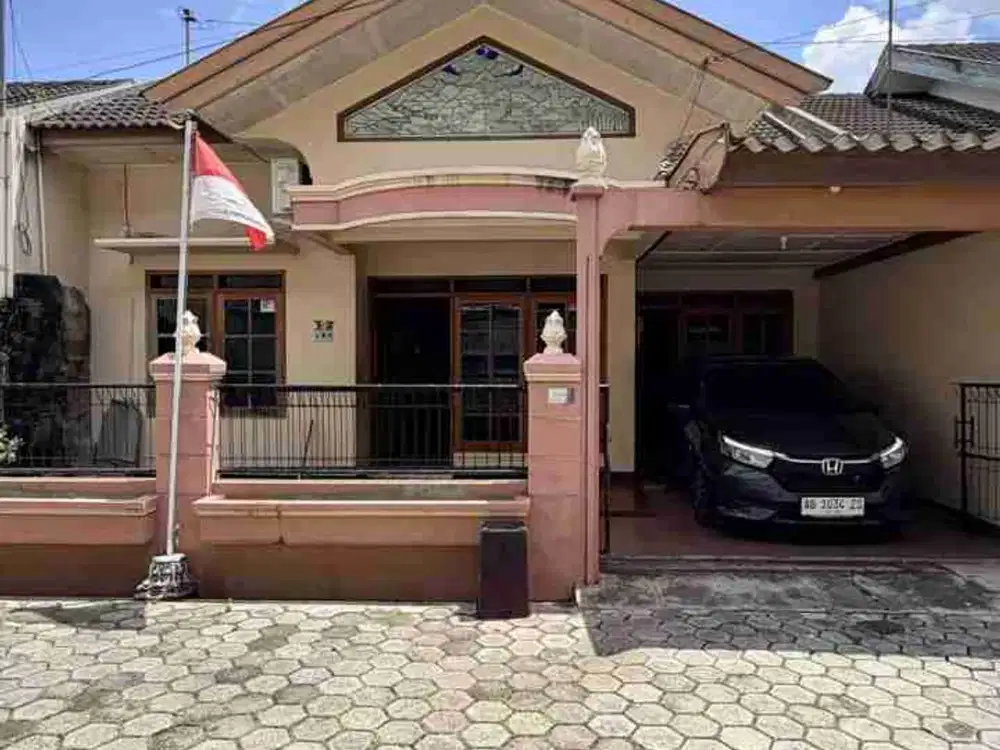 RUMAH NYAMAN DAN STRATEGIS DENGAN TANAH LUAS DALAM RINGROAD DI DEKAT GEDONGKUNING